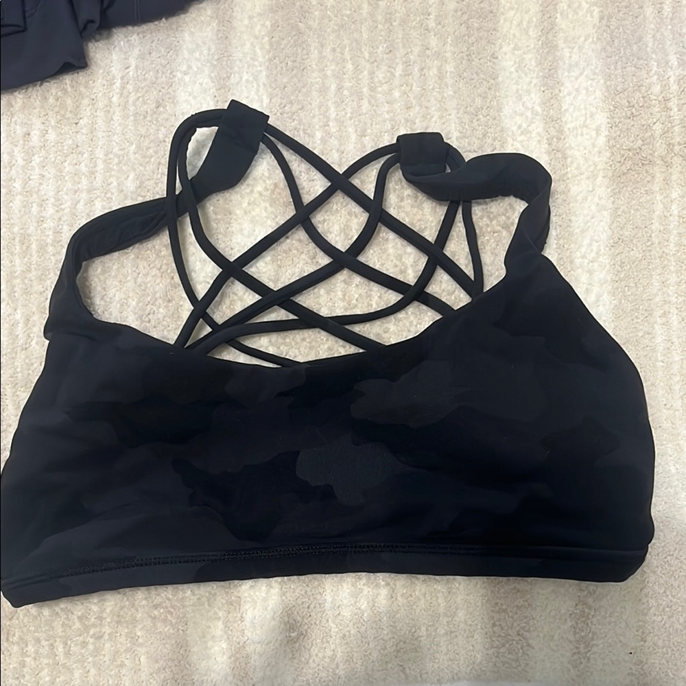 Lululemon camo Women's Sports Bra size 4
